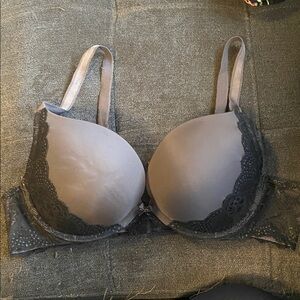 Elegant Lace Trim Gray Bra